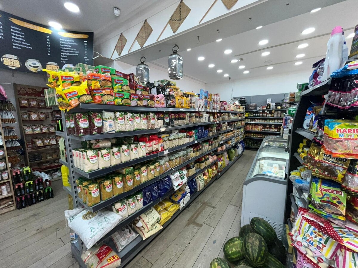 143-145 North End Rd, Londres, LND W14 9NH - Lot 143-145 -  - Photo intérieure - Image 2 of 8