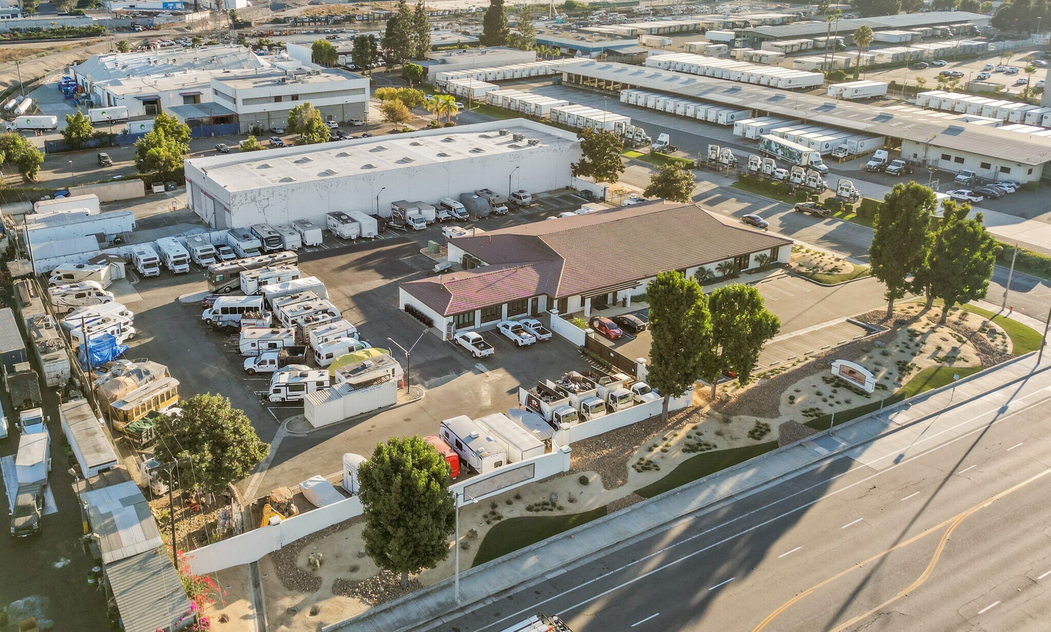 600 W Taft Ave, Orange, CA à vendre Photo de l’immeuble– Image 1 sur 1