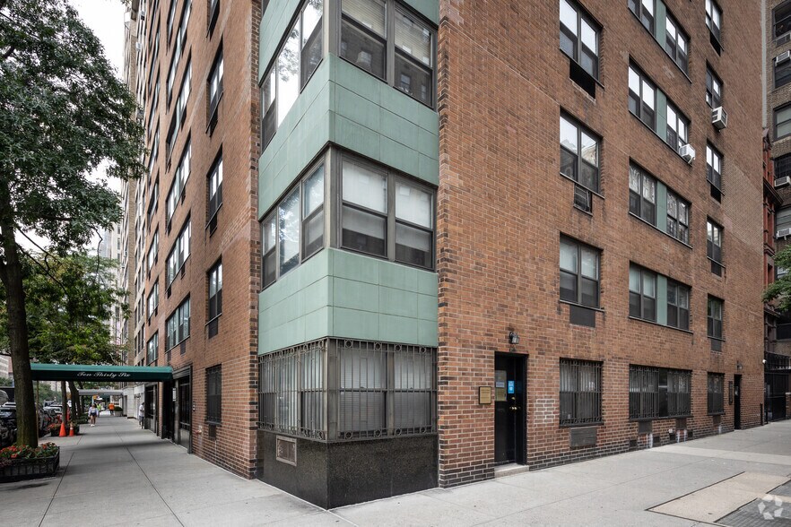 1036 Park Ave, New York, NY à vendre - Photo de l’immeuble – Image 3 sur 4