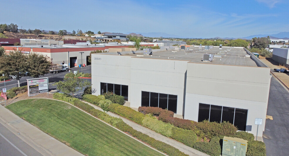 26540 Jefferson Ave, Murrieta, CA à louer - Photo de l’immeuble – Image 1 sur 3