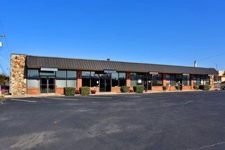 Plus de détails pour 720 NW Fort Sill Blvd, Lawton, OK - Local commercial à louer