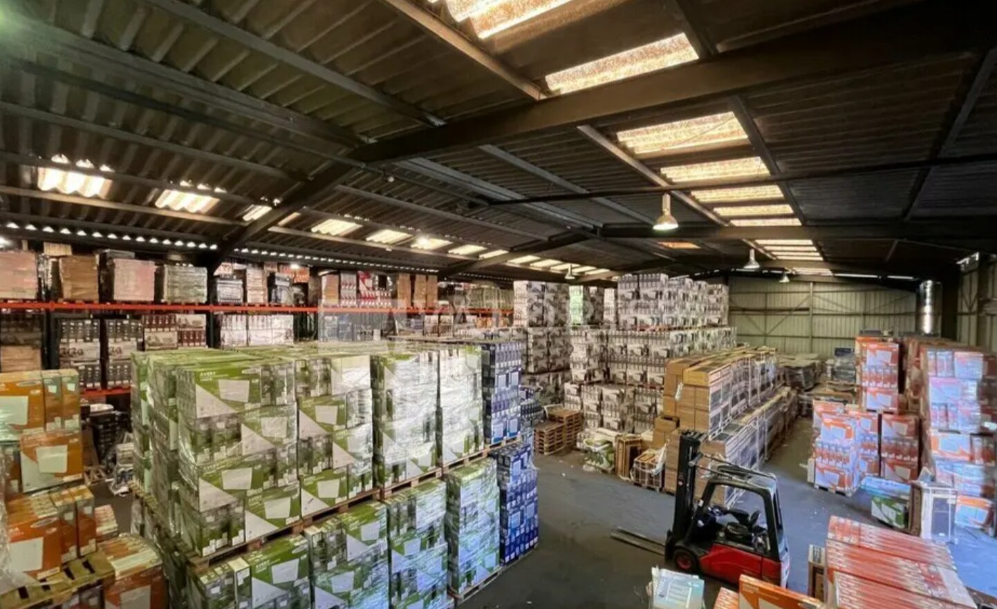 Industriel/Logistique dans Bouc-Bel-Air à louer Photo intérieure– Image 1 sur 6