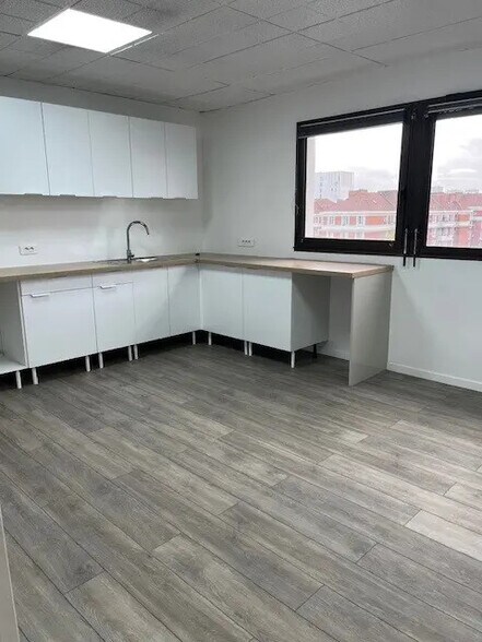 9 Rue Maurice Grandcoing, Ivry-sur-Seine à louer - Photo de l’immeuble – Image 2 sur 12