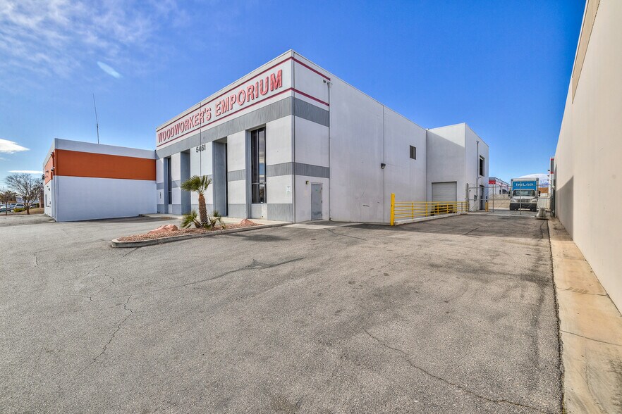 5461 Arville St, Las Vegas, NV à louer - Photo de l’immeuble – Image 3 sur 35