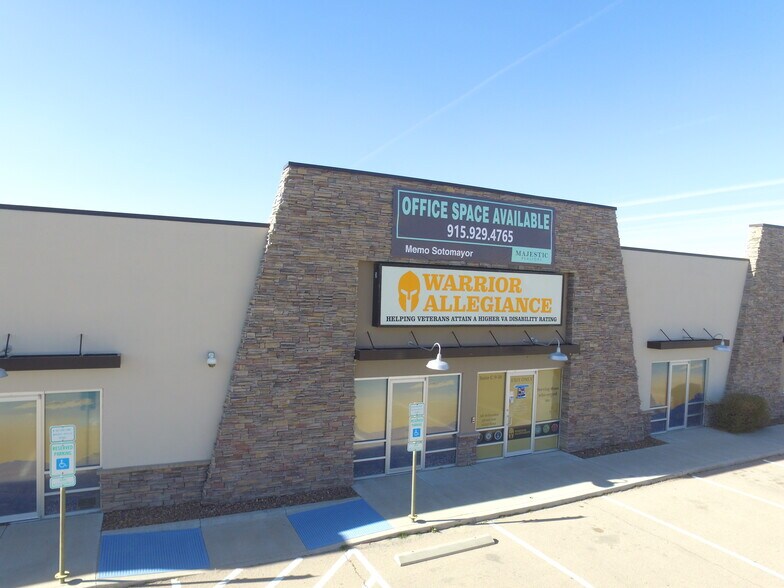 11500 Pellicano Dr, El Paso, TX à louer - Photo de l’immeuble – Image 2 sur 38