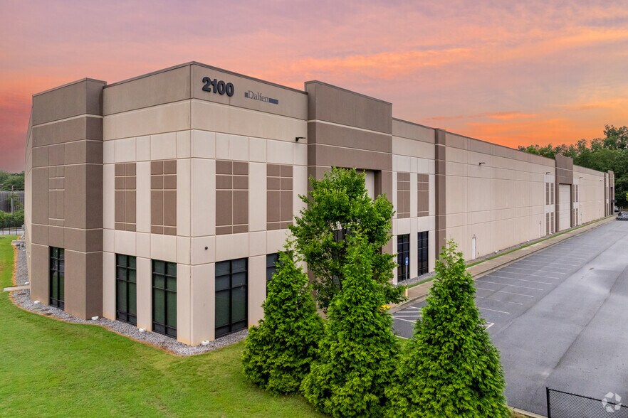 2100 S Martin St, East Point, GA à louer - Photo principale – Image 2 sur 5