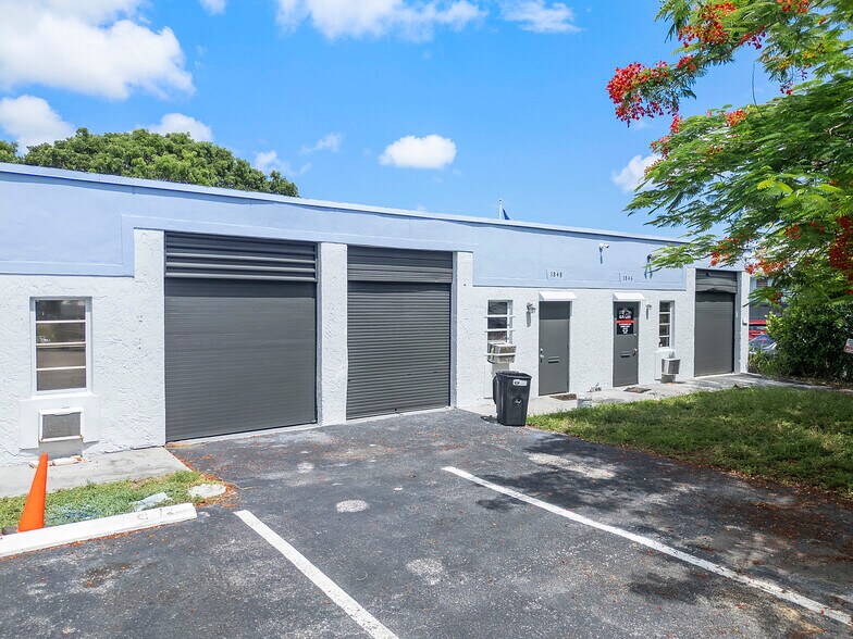 1926-1948 NW 54th Ave, Margate, FL à louer - Photo de l’immeuble – Image 3 sur 6