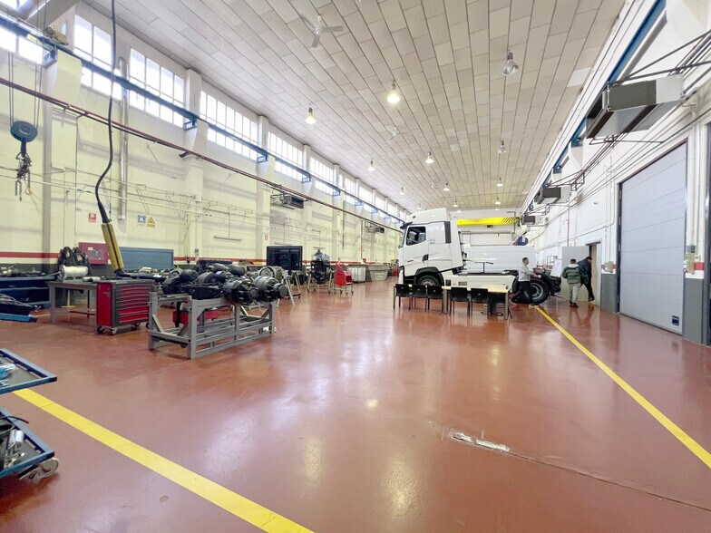 Industriel/Logistique dans Leganés, Madrid à louer - Photo de l’immeuble – Image 1 sur 41