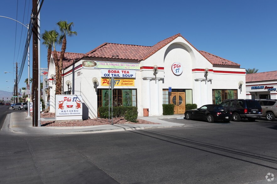 3620-3650 S Jones Blvd, Las Vegas, NV à louer - Photo de l’immeuble – Image 3 sur 8