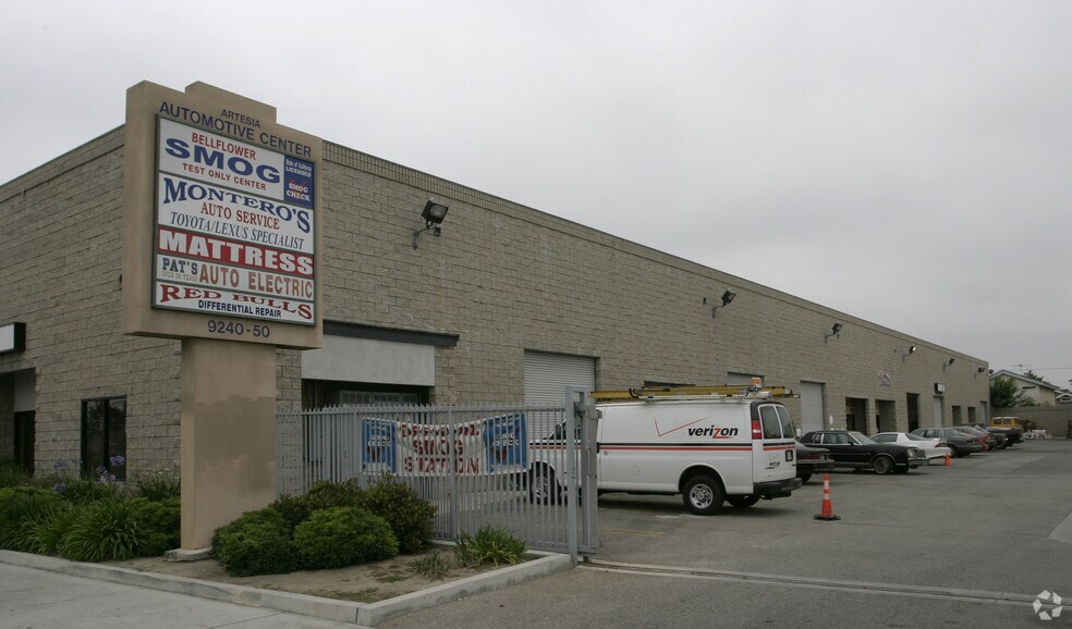 9250 Artesia Blvd, Bellflower, CA à louer - Photo principale – Image 1 sur 1