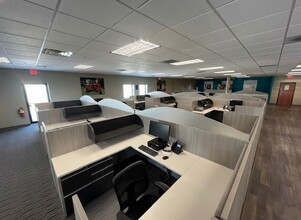 1150 McConnell Rd, Woodstock, IL à vendre Photo de l’immeuble– Image 1 sur 25