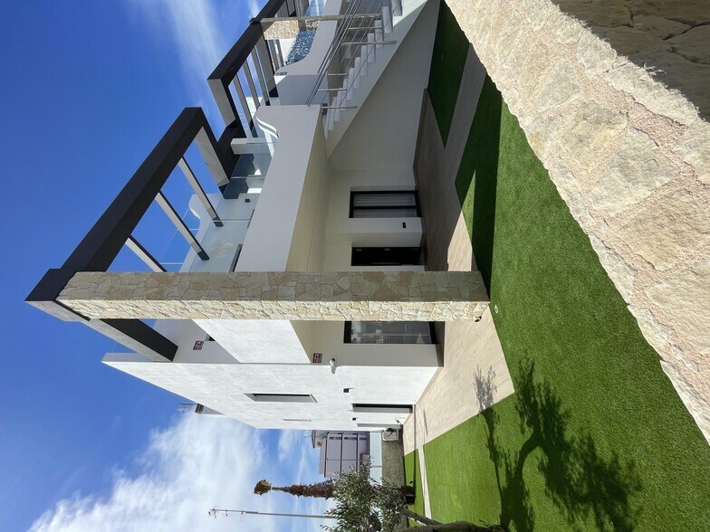 Terrain dans Torrevieja, Alicante à vendre - Photo de l’immeuble – Image 1 sur 50