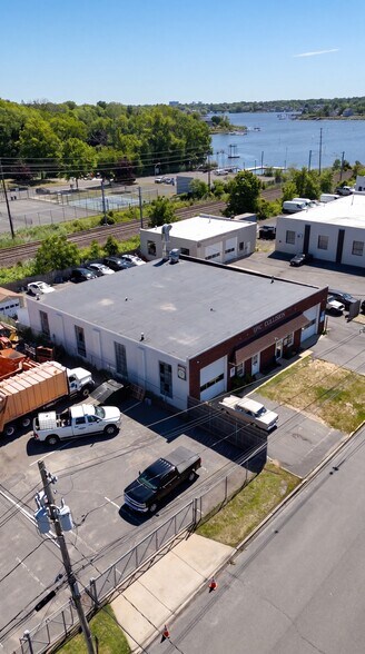 24 Fairview Ave, Little Silver, NJ à vendre - Photo de l’immeuble – Image 1 sur 7