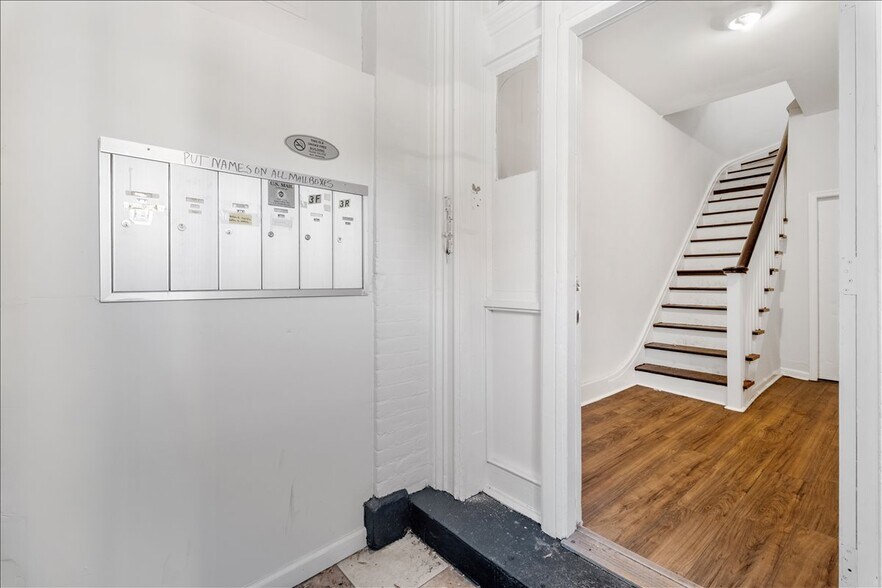 97 Waverly St, Yonkers, NY à vendre - Photo de l’immeuble – Image 3 sur 28