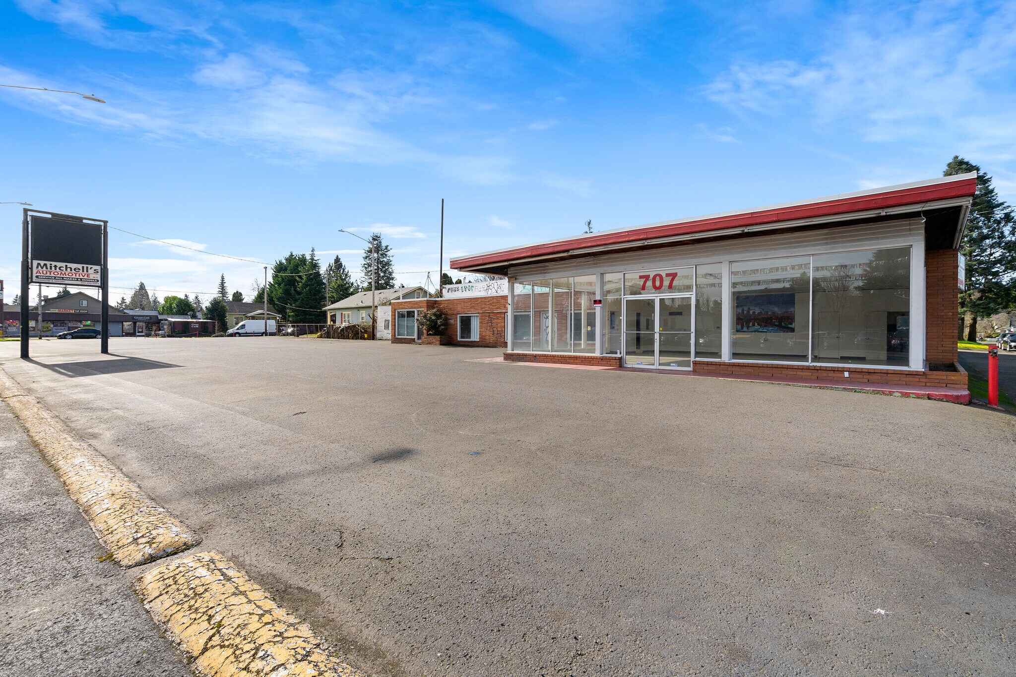 707 SE 82nd Ave, Portland, OR à louer Photo principale– Image 1 sur 12