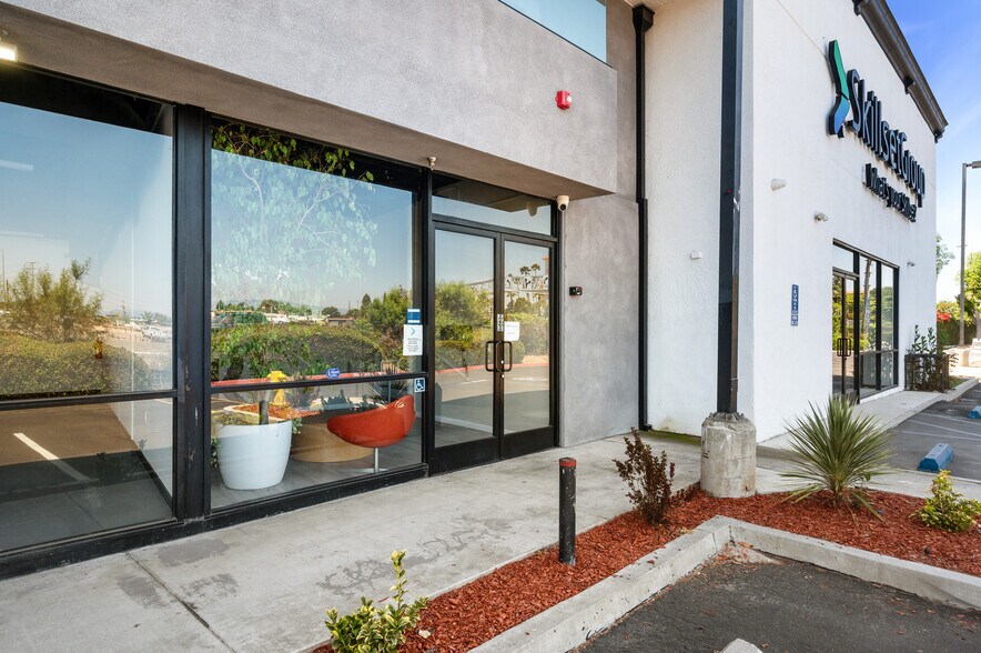 800 E Dyer Rd, Santa Ana, CA à vendre - Photo de l’immeuble – Image 3 sur 71