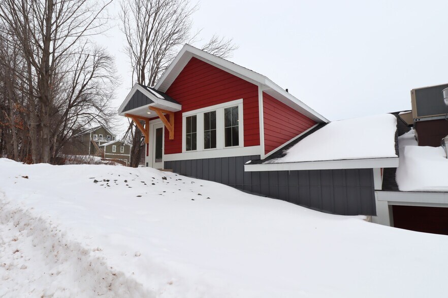 257 Manypenny Ave, Bayfield, WI à louer - Photo de l’immeuble – Image 2 sur 18