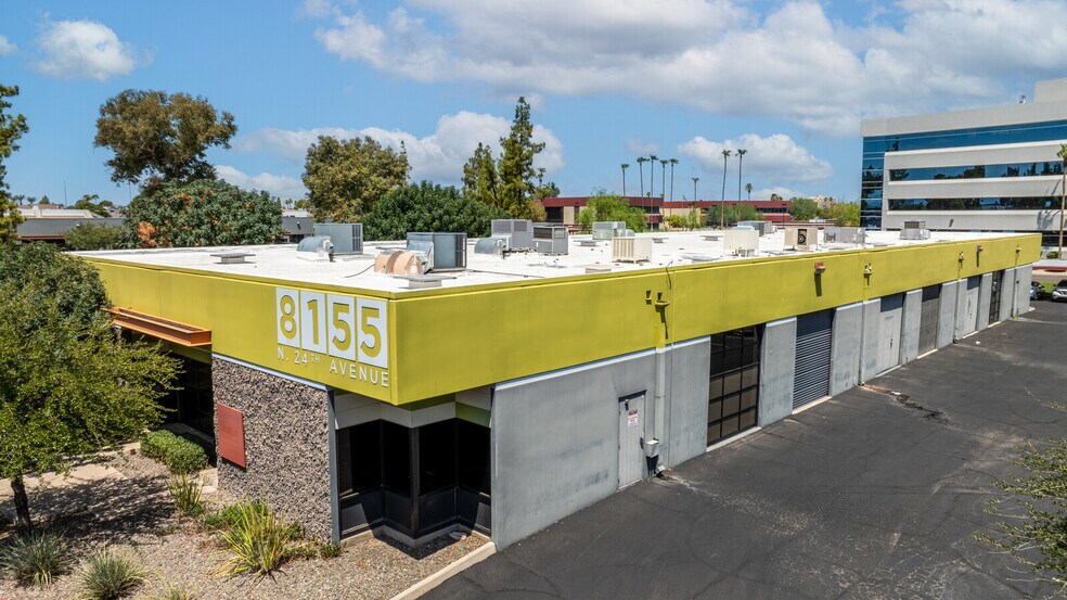 8055 N 24th Ave, Phoenix, AZ à louer - Photo de l’immeuble – Image 3 sur 11