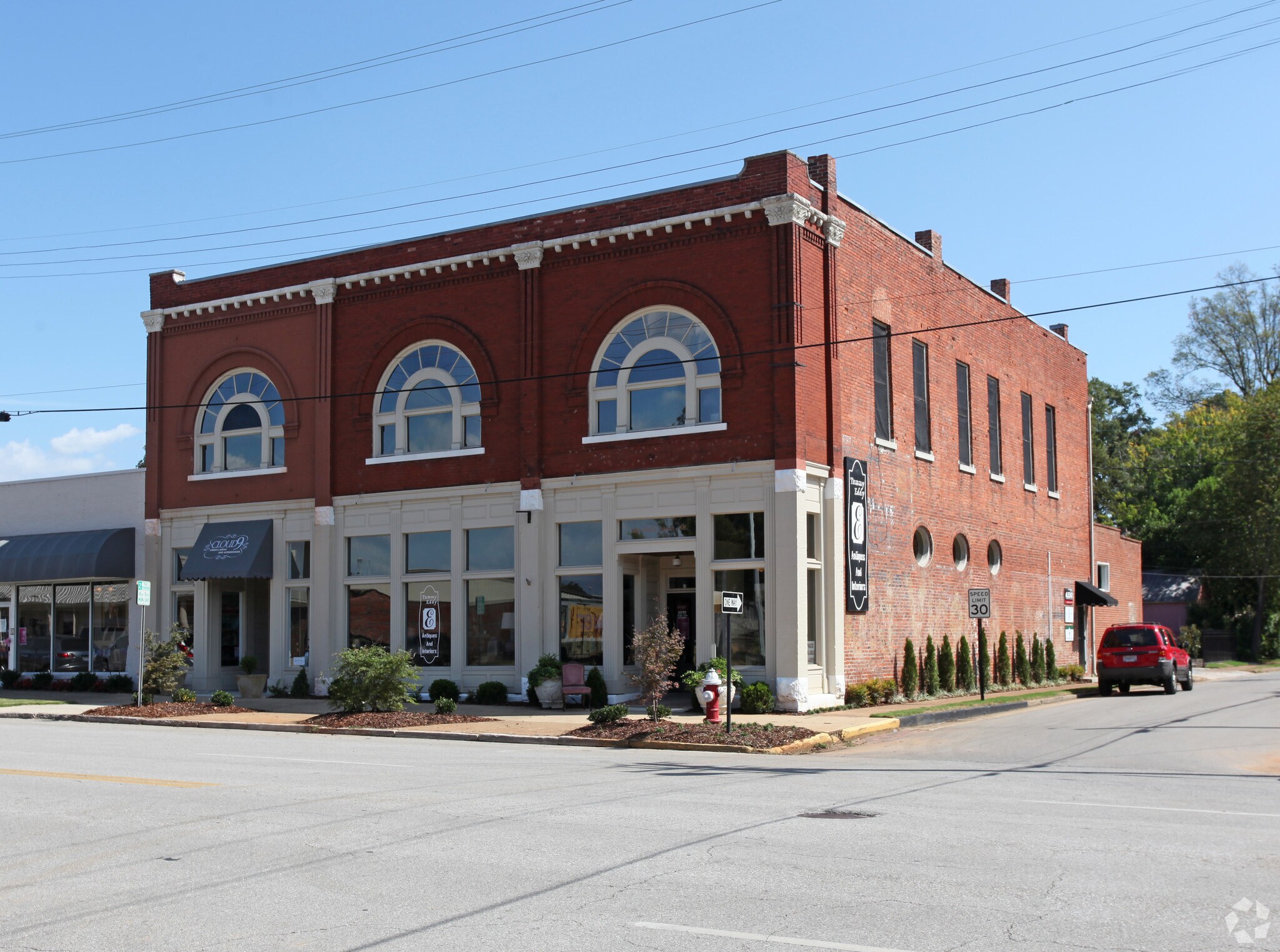502-504 Bank St NE, Decatur, AL à louer Photo principale– Image 1 sur 3