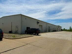 3 Quest Dr, Bloomington, IL à louer Photo intérieure– Image 2 sur 9