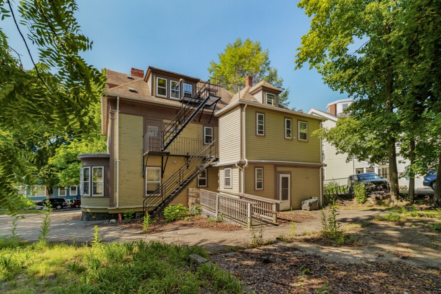 17 Monmouth St, Somerville, MA à vendre - Photo de l’immeuble – Image 2 sur 50