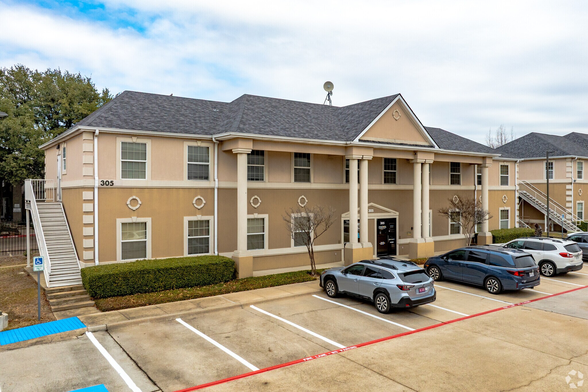 303 S Jupiter Rd, Allen, TX à louer Photo de l’immeuble– Image 1 sur 8