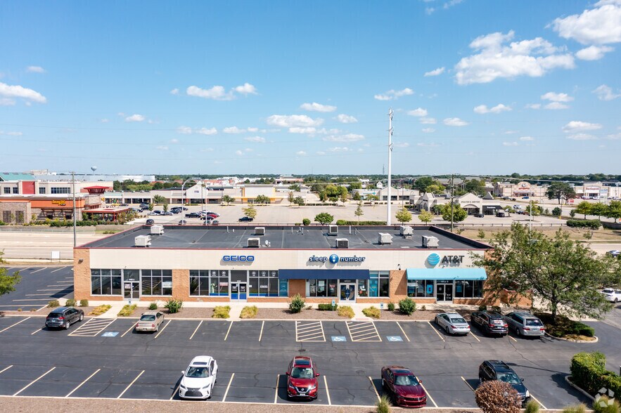 4302-4442 E New York St, Aurora, IL à louer - Photo de l’immeuble – Image 2 sur 12