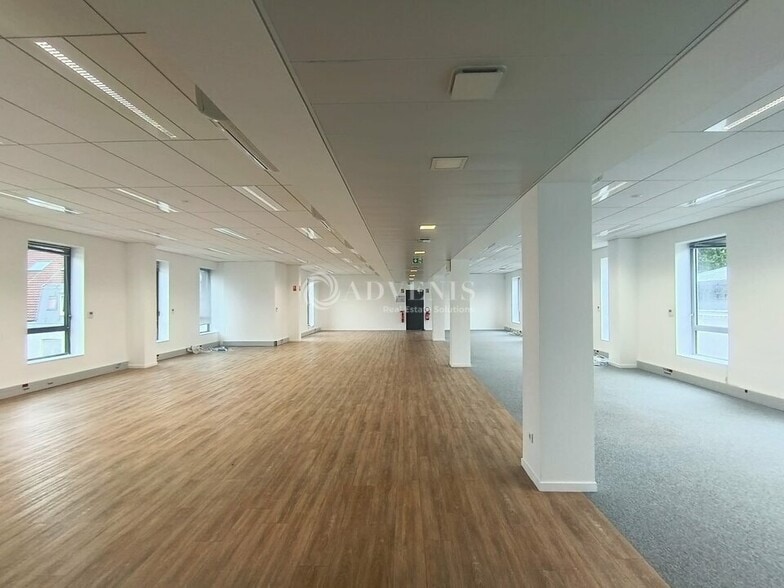 Bureau dans Lille à louer - Photo de l’immeuble – Image 3 sur 11