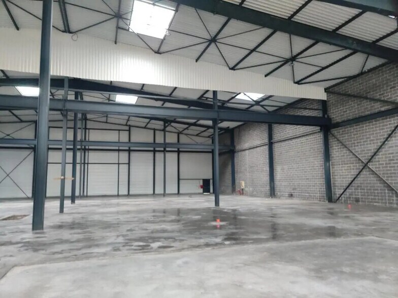 Local d'activités dans Wattrelos à vendre - Photo de l’immeuble – Image 2 sur 7