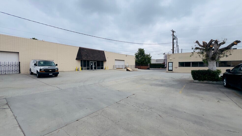 4915-4949 Walnut Grove Ave, San Gabriel, CA à louer - Photo de l’immeuble – Image 2 sur 8