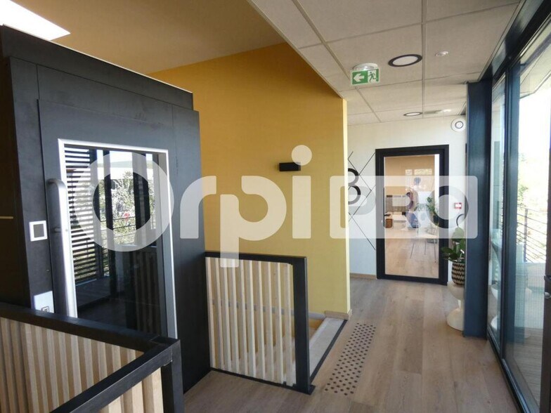 Bureau dans Forcalquier à louer - Photo intérieure – Image 2 sur 6