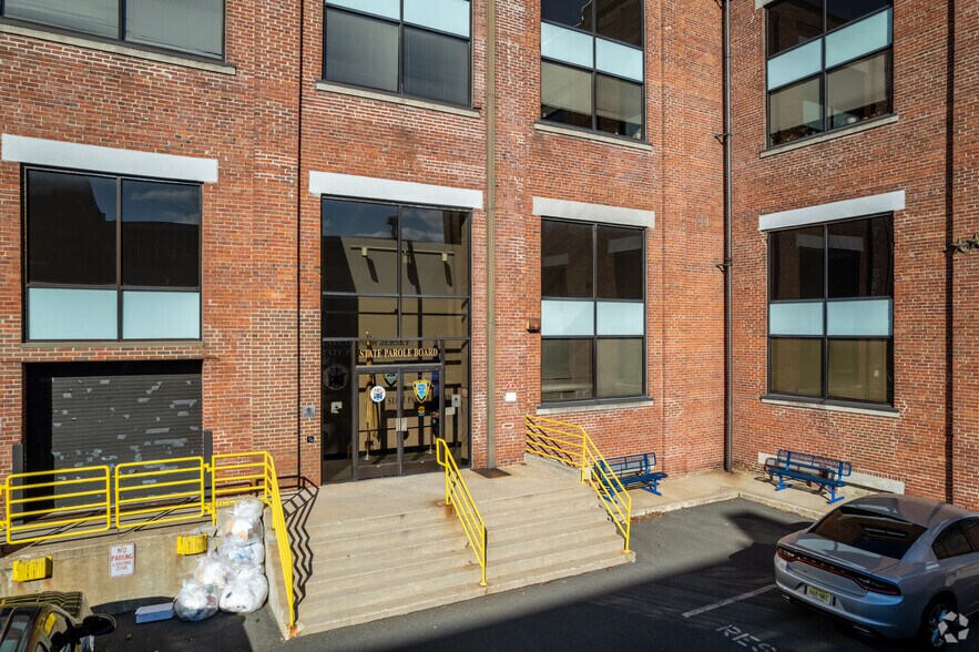 171 Jersey St, Trenton, NJ à louer - Photo de l’immeuble – Image 3 sur 11