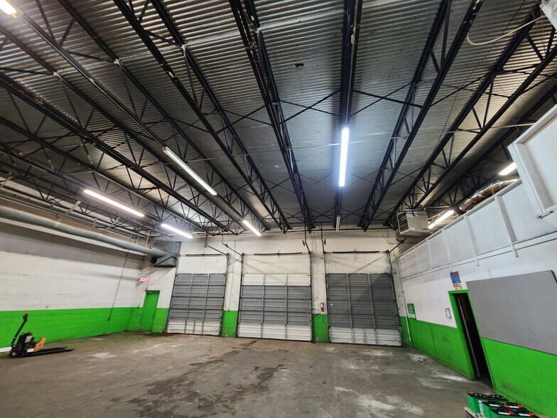 18 Wendy Ct, Greensboro, NC à louer - Photo de l’immeuble – Image 3 sur 11