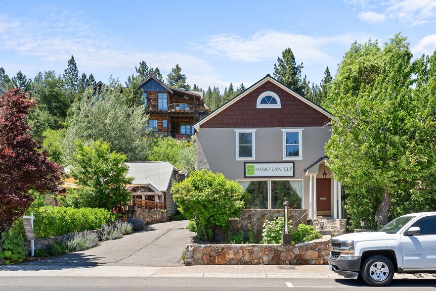 10280 Donner Pass Rd, Truckee, CA à vendre - Photo de l’immeuble – Image 1 sur 21