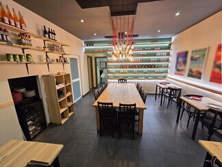 Plus de détails pour Local commercial à louer