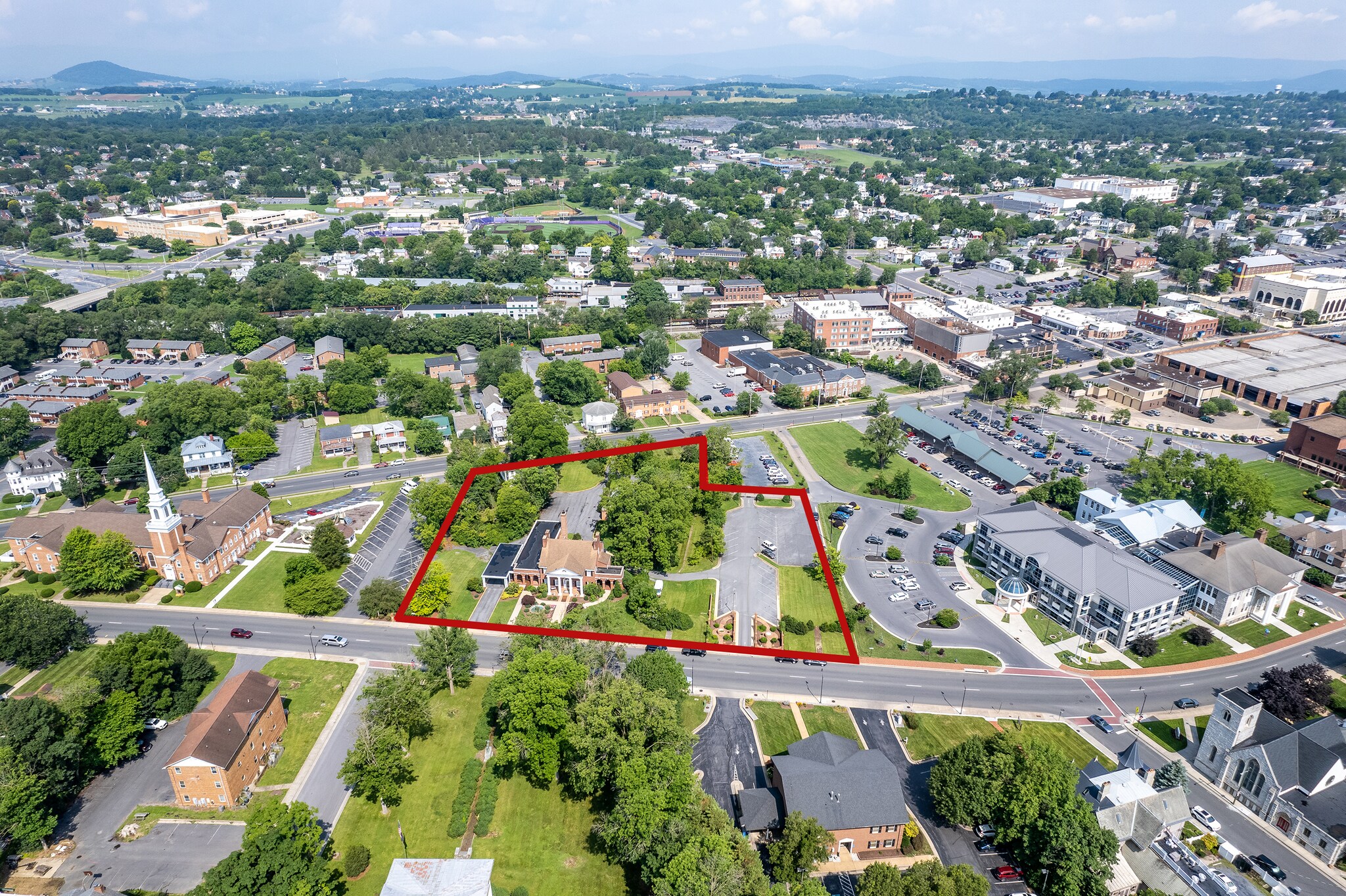 473 S Main St, Harrisonburg, VA à vendre Photo principale– Image 1 sur 18