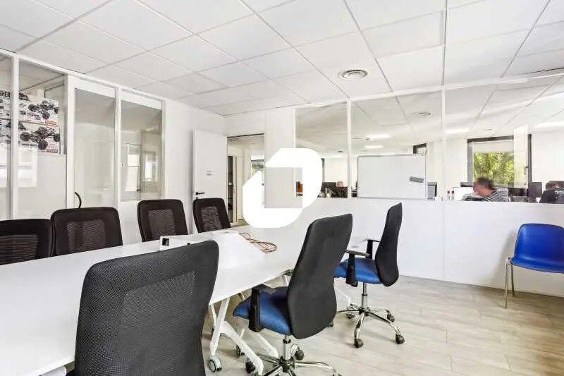 Local d’activités dans Boulogne-Billancourt à louer - Photo de l’immeuble – Image 1 sur 14