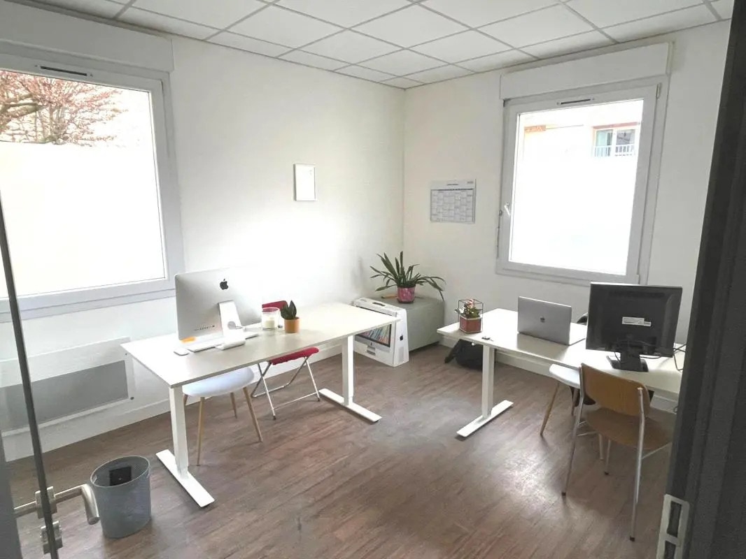 Bureau dans Chartres à vendre Photo de l’immeuble– Image 1 sur 12