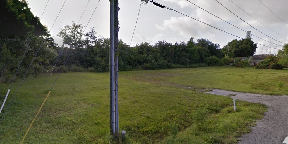 4212 Rose Ln, Fort Pierce, FL à louer - Photo de l’immeuble – Image 3 sur 3