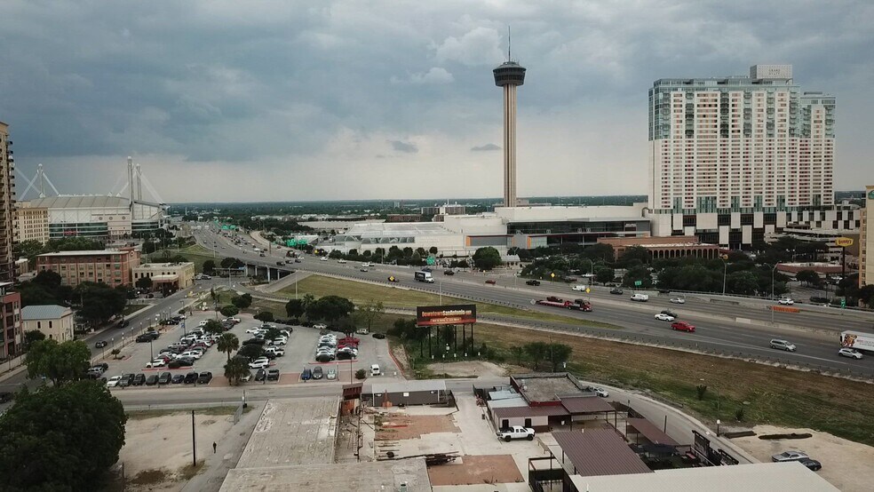 501 E Crockett St, San Antonio, TX à louer - Vidéo sur l’annonce professionnelle – Image 3 sur 9