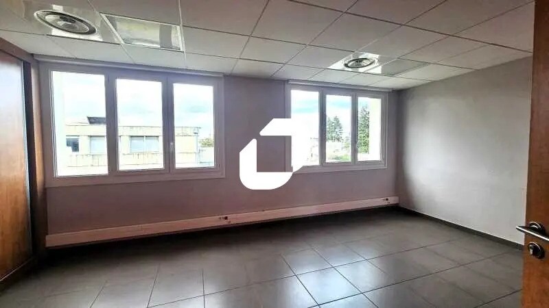 Bureau dans Rillieux-la-Pape à louer - Photo de l’immeuble – Image 2 sur 13