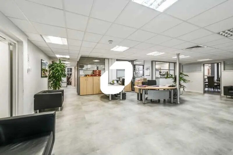 Bureau dans Saint-Cloud à louer - Photo de l’immeuble – Image 2 sur 14