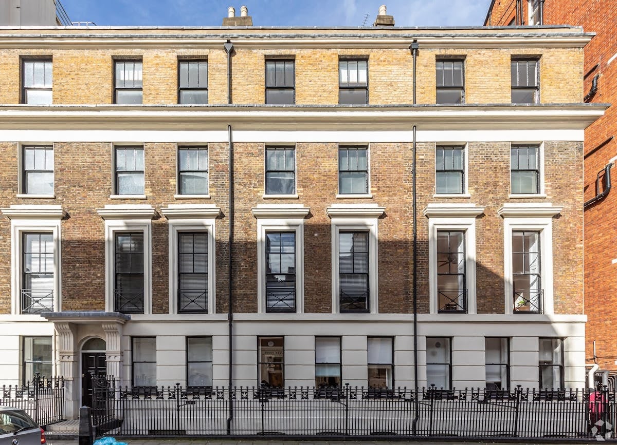 6 Porter St, Londres à louer Photo de l’immeuble– Image 1 sur 5