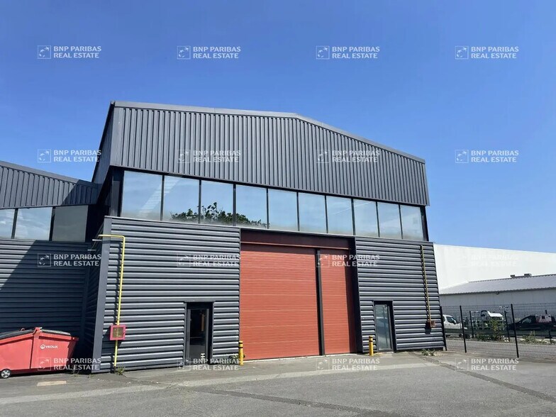 Local d’activités dans Ingré à louer - Photo de l’immeuble – Image 2 sur 18