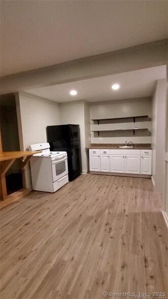 369 Valley St, Willimantic, CT à vendre - Photo intérieure – Image 1 sur 16