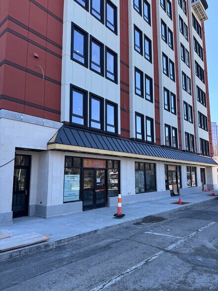 21 Central St, Manchester, NH à louer - Photo principale – Image 1 sur 5