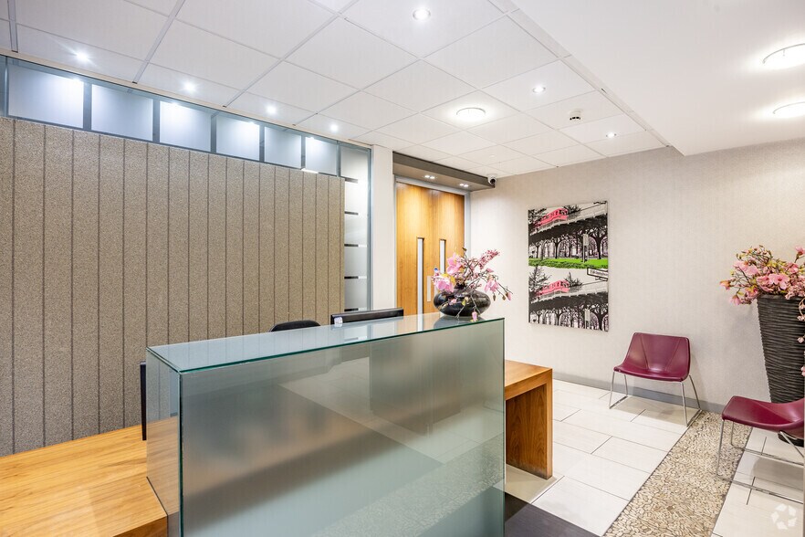 33-35 Cathedral Rd, Cardiff à louer - Hall d’entrée – Image 2 sur 27