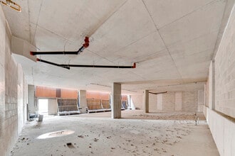 North Woolwich Road, Londres à louer Photo de l’immeuble– Image 2 sur 4