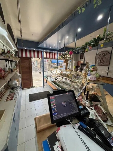 Local commercial dans Paris à louer - Photo de l’immeuble – Image 3 sur 4