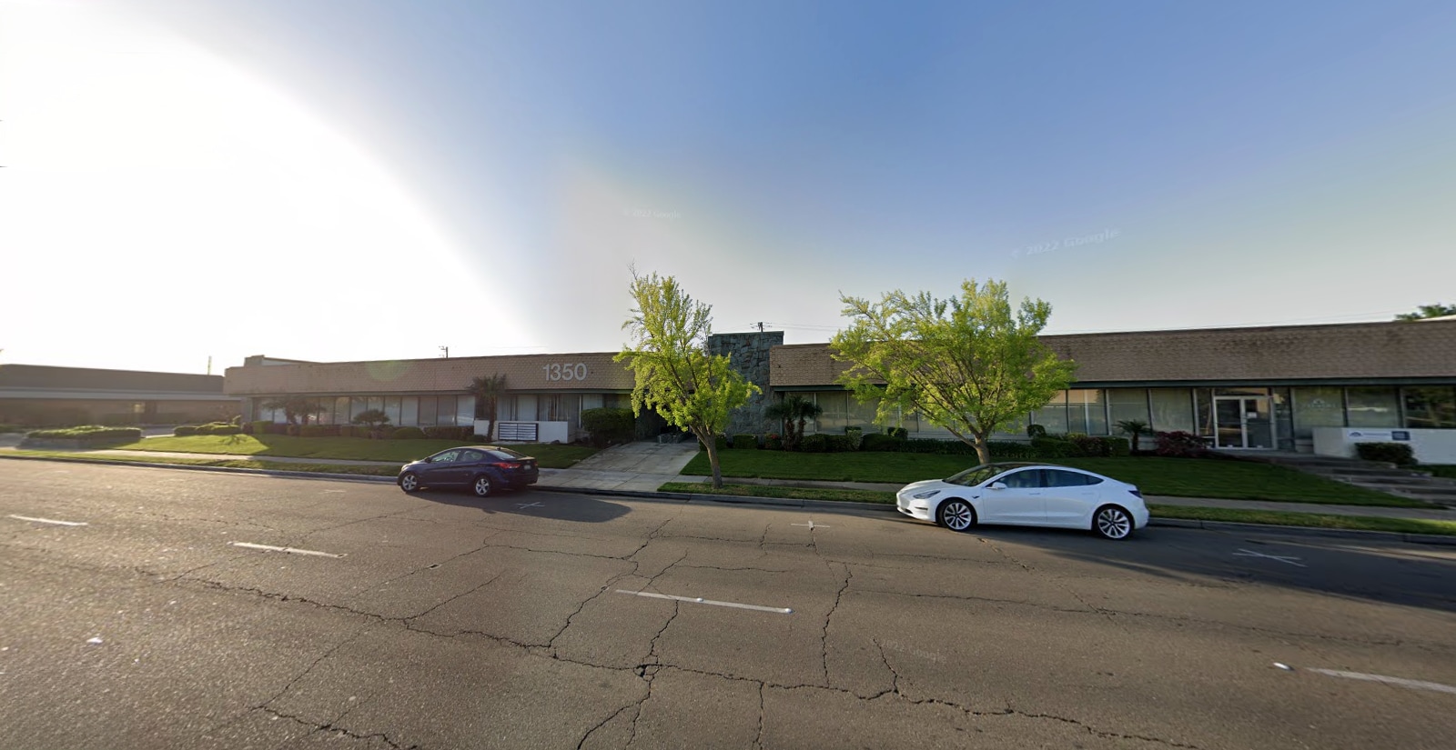 1350 W Robinhood Dr, Stockton, CA à vendre Photo de l’immeuble– Image 1 sur 14